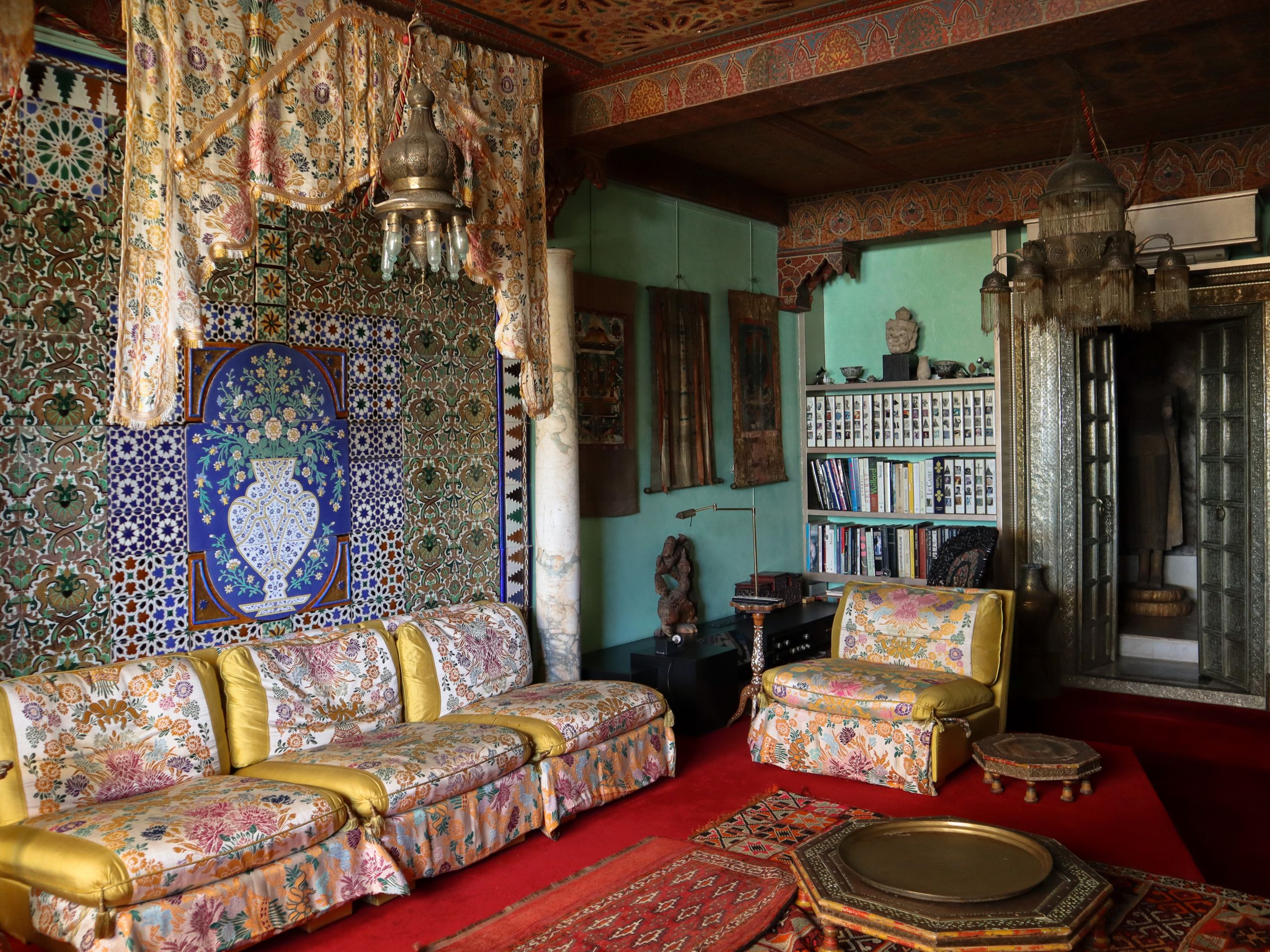 Image may contain Home Decor Architecture Building Furniture Indoors Living Room Room Reception and Reception Room